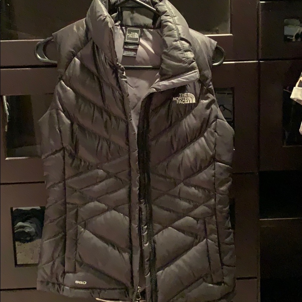 North face black vest